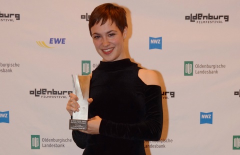 Viktoria Schulz mit dem Seymour Cassel Award