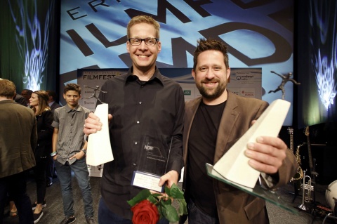 Strahlende doppelte Gewinner: Ansgar Ahlers und Mark Monheim (v.l.) bei der Preisverleihungsgala in Emden