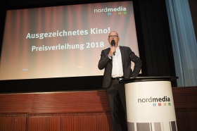 nordmedia Kinoprogrammpreis 2018 in den Kronen-Lichtspielen in Bad Pyrmont: Begrüßung durch nordmedia-Geschäftsführer Thomas Schäffer