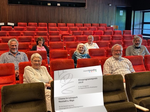 Cinema im Leinepark, Neustadt a. Rbge (v.l.): Andreas Plötz, Renate Daumann-Abel, Gudrun Bischoping, Gabriela Ulrich-Pfeifenbring, Lena Kuhl, Wolf-Dietmar Seidel und Ulrich Wengel © Filmclub Leinepark e. V.