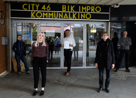 City 46 / Kommunalkino Bremen e.V. (v.l.): Johanna Melinkat, Marjorie Bohlmann, Holger Tepe (mit dem nordmedia-Kinoprogrammpreis), Silvia Schierenbeck und Matthias Wallraven © Klaus Eichholz