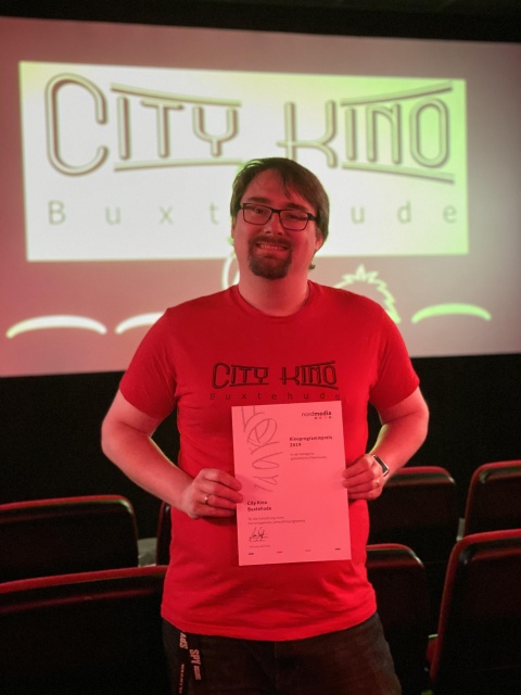 City Kino, Buxtehude: Simon Balimann mit dem nordmedia-Kinoprogrammpreis © City Kino