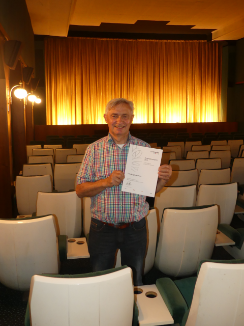 Lichtburg, Quernheim: Karl-Heinz Meier mit dem nordmedia-Kinoprogrammpreis © Lichtburg