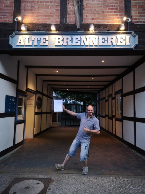 Kino „Alte Brennerei“, Lüchow: Sebastian Schinck mit dem nordmedia-Kinoprogrammpreis © Kino „Alte Brennerei“