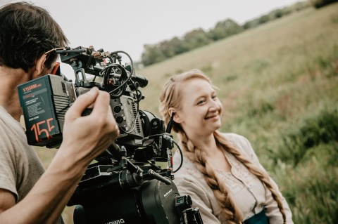 Am Set in Worpswede: Kameramann Christoph Iwanow und Anna Maria Mühe als Martha Vogeler © Kinescope Film/Ben Eichler