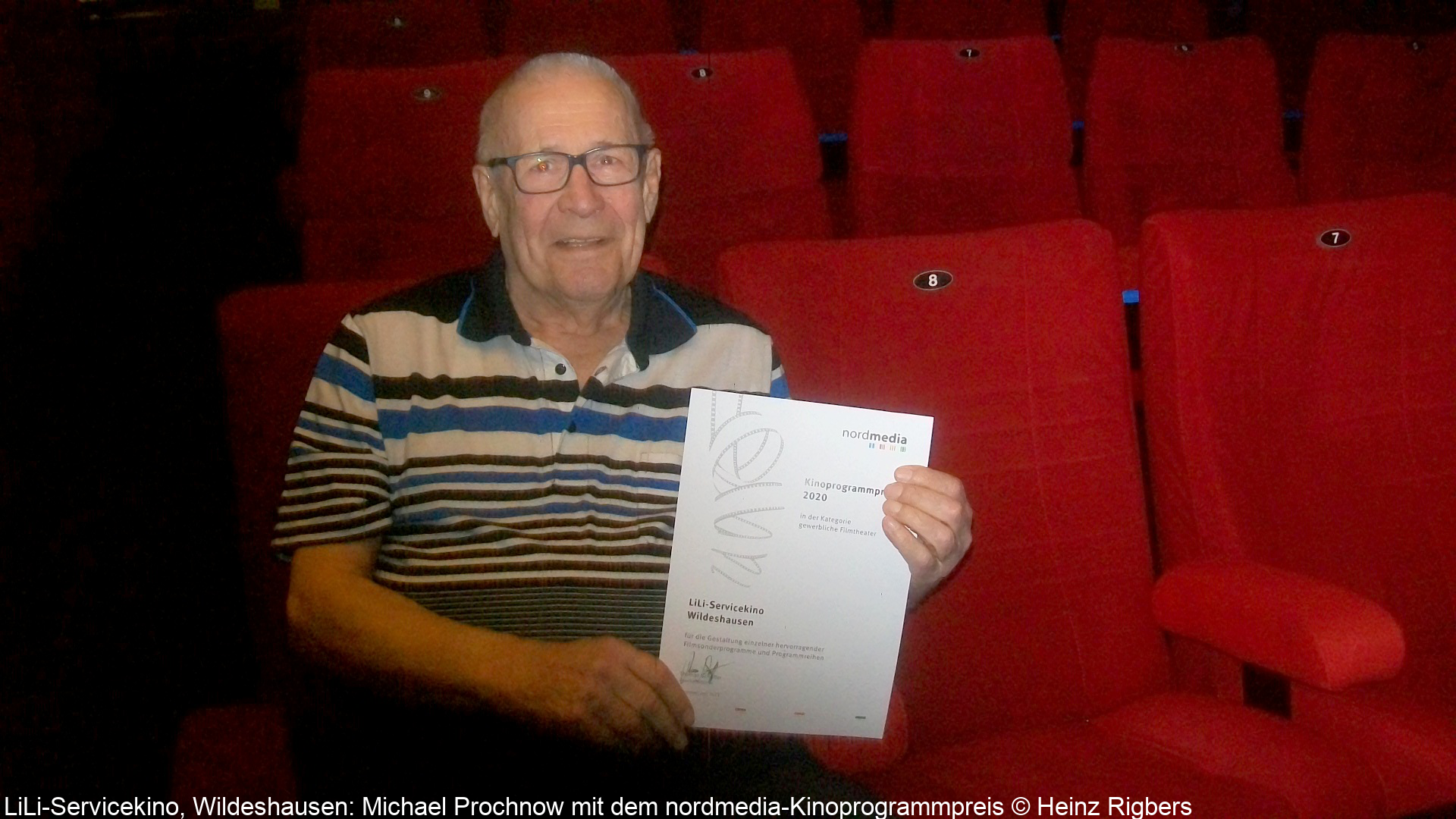 LiLi-Servicekino, Wildeshausen: Michael Prochnow mit dem nordmedia-Kinoprogrammpreis © Heinz Rigbers