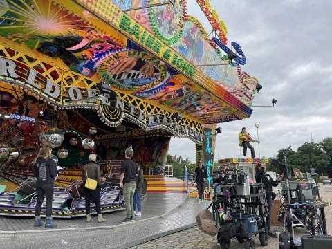 Drehvorbereitungen auf der Sommerwiese in Bremen © nordmedia