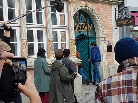 Dreharbeiten für die Horror-Serie HAMELN (AT) vor dem Stadtmuseum © nordmedia