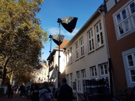 Große Scheinwerfer für den HAMELN (AT)-Dreh im Stadtmuseum © nordmedia