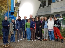 Am Set von LUISA in Hildesheim (v. l.): Gunter Hanfgarn (Produzent, Hanfgarn & Ufer), Petra Schleuning (Leiterin Film- und Medienförderung nordmedia), Thomas Starte (Förderreferent nordmedia), Peter Lohmeyer (Rolle Heimleiter Harald), Eva Löbau (Rolle Mutter Claudia), Bernd Hölscher (Rolle Vater Moritz), Celina Scharff (Rolle Luisa), Sophie Arlt (Produktionsleitung, Meine Damen und Herren), Andrea Ufer (Produzentin, Hanfgarn & Ufer), Silke Merzhäuser (Drehbuch & Produzentin, werkgruppe2), Melanie Lux (Rolle Gisela) und Julia Roesler (Drehbuch, Regie & Produzentin, werkgruppe2) © nordmedia