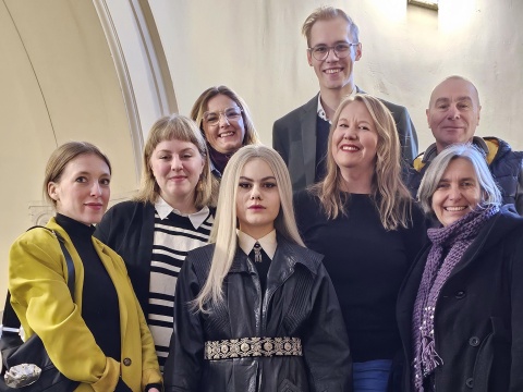 Pressetermin vor den Dreharbeiten: (v.l.): Thora Geißler (Maske), Vera Holthaus (Kostüm), Melanie Robben (hinten, Producerin), Holly Geddert (Schauspielerin),  Aaron Wehde (Regieassistenz), Franziska Pohlmann (Regie), Ingo Voelker (Ton) und Petra Schleuning (nordmedia) © Thomas Schirmacher, www.stadtbilder-hannover.de