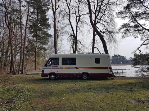 Das Wohnmobil von Lona Mendt am Würmsee © nordmedia