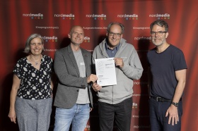 nordmedia Kinoprogrammpreis 2024 im CITY 46/ Kommunalkino Bremen: Filmmuseum Bendestorf (v.l. Petra Schleuning, Andreas Hellmanzik, Sven Simonsen, Robert Thalheim)