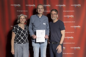 nordmedia Kinoprogrammpreis 2024 im CITY 46/ Kommunalkino Bremen: Filmtheater Universum,  Bramsche (v.l. Petra Schleuning, Klaus Stepputat, Robert Thalheim)