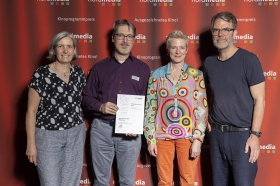 nordmedia Kinoprogrammpreis 2024 im CITY 46/ Kommunalkino Bremen: VHS-Kellerkino Hildesheim (v.l. Petra Schleuning, Florian Freudenberger, Marion Jörns, Robert Thalheim)