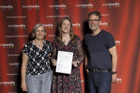 nordmedia Kinoprogrammpreis 2024 im CITY 46/ Kommunalkino Bremen: Capitol Kino Lohne (v.l. Petra Schleuning, Lydia Stuntebeck, Robert Thalheim)