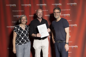 nordmedia Kinoprogrammpreis 2024 im CITY 46/ Kommunalkino Bremen: Schauburg Filmtheater Quakenbrück  (v.l. Petra Schleuning, Michael Thyen, Robert Thalheim)