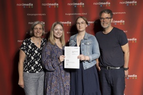 nordmedia Kinoprogrammpreis 2024 im CITY 46/ Kommunalkino Bremen: Lichtburg Filmtheater Quernheim (v.l. Petra Schleuning, Marieke Guda, Lea Quante, Robert Thalheim)