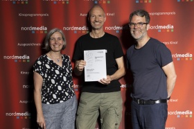 nordmedia Kinoprogrammpreis 2024 im CITY 46/ Kommunalkino Bremen: Apollo im UCI Kino Wilhelmshaven (v.l. Petra Schleuning, Michael Kundy, Robert Thalheim)