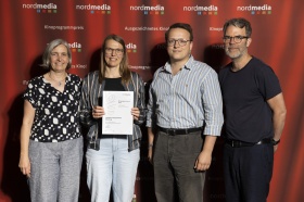 nordmedia Kinoprogrammpreis 2024 im CITY 46/ Kommunalkino Bremen: Casablanca Programmkino Oldenburg (v.l. Petra Schleuning, Doris Janßen, Fabian Schulz, Robert Thalheim)