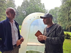 nordmedia-Geschäftsführer Thomas Schäffer und Regisseur Dan Geesin (v.l.) © nordmedia