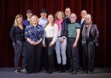 Im Austausch zu den Perspektiven des Drehortes Göttingen am 12.03.2025 im Kino Melies (v.l.): Andrea Giesel, Alexander Siebrecht, Susanne Lange, Sven Schreivogel, Lena Marie Oelbracht, Petra Aschenbach, Markus Riese, Inken Kautter, Martin Choroba, Angelika Daamen © Thomas Klawunn