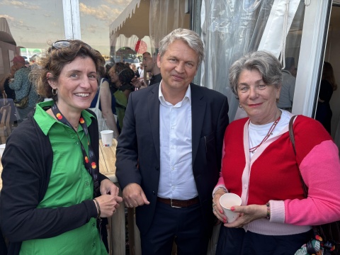 Netzwerken am Strand: Meike Götz und Kirsten Niehuus, GFin medianboard Berlin-Brandenburg