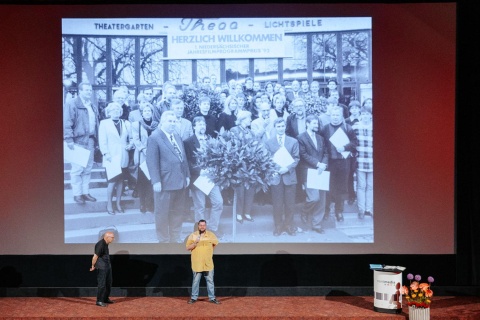 Massimo Bernadoni und Roland Brinkmann (links) begrüßen die Gäste © nordmedia / André Germar