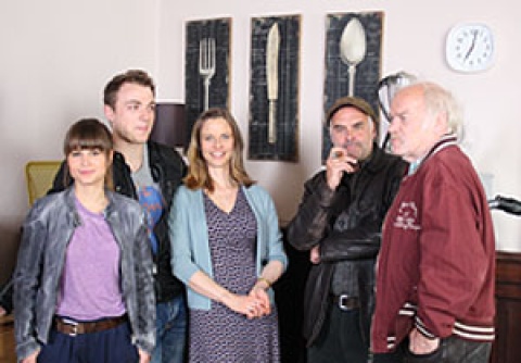 Die "Gauner"-Familie Schulz: Cristina Do Rego, Moritz von Zeddelmann, Julia Jäger, Jophi Ries und Peter Franke v.l.