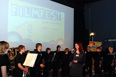 Eröffnung mit  "Prima Vista Brass" der Musikschule Hemmingen und Moderatorin Tanja Schulz