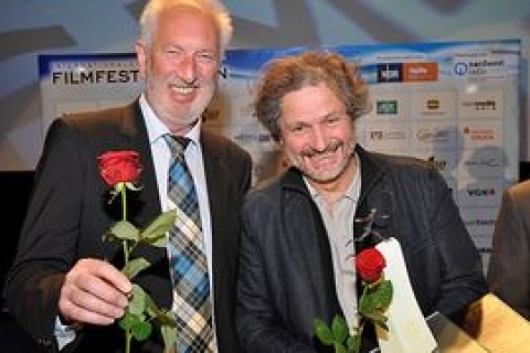 Herbert Visser, Marketingleiter Norderney, mit PAULETTE-Regisseur Jérôme Enrico (v.l.)