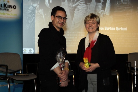 Kultusministerin Frauke Heiligenstadt mit Regisseur Burhan Qurbani beim Auftakt der SchulKinoWochen in Hildesheim