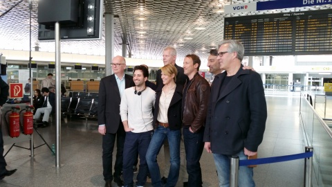 Gruppenfoto mir Schauspieler-, Produzenten- und nordmedia-Team