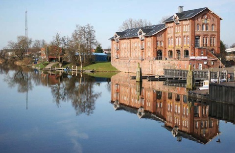 Zollhaus und Hafen Norden © Tourismus-Service Norden-Norddeich