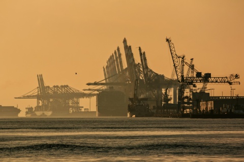 Bremerhaven Container Terminal © Tim Müller-Zitzke - stock.adobe.com