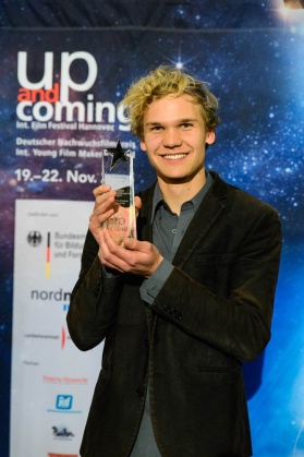 Friedrich Tiedtkes mit dem Preis für ZUHAUSE