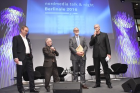 Die Staatssekretäre Malte Krückels (Thüringen), Dr. Jörg Mielke (Niedersachsen) und Staatsminister Rainer Robra (Sachsen-Anhalt) mit Jochen Coldewey