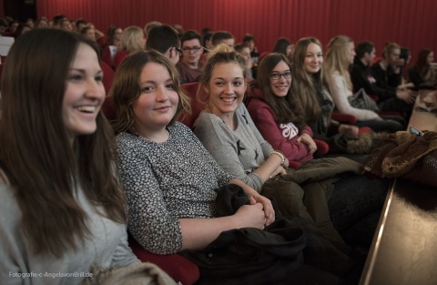 gute Stimmung bei der Eröffnung der 12. SchulKinoWochen Niedersachsen in Bückeburg, Foto: Angela von Brill