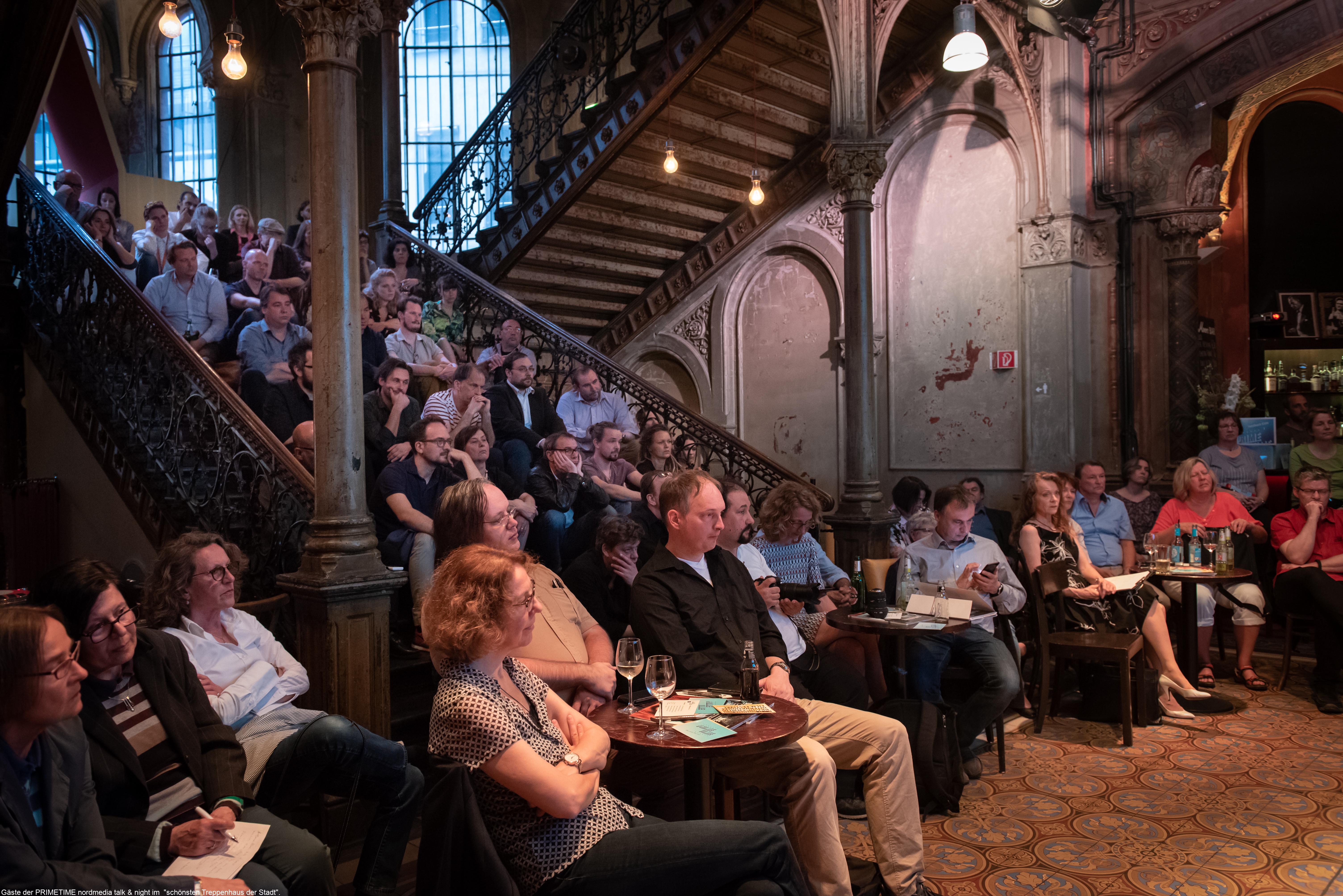 Gäste der PRIMETIME nordmedia talk & night im  "schönsten Treppenhaus der Stadt".