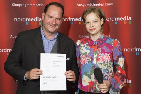 Kinoprogrammpreise für die Kronen-Lichtspiele in Bad Pyrmont und die Neue Schauburg in Northeim