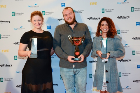 v.l.: Isabella Eklöf (nahm den Darstellerpreis für Victoria Carmen Sonne entgegen), Mikhail Raskhodnikov (Bester Film fürTEMPORARY DIFFICULTIES), Gabriela Ramos (Darstellerpreis)