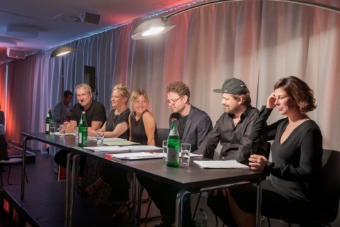 Die Sprecher bei der Drehbuchlesung (vlnr): Tobias Kluckert, Ranja Bonalana, Maria Hönig, Timmo Niesner, Leonhard Mahlich, Sarah Riedel