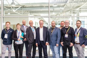 v.l.: Sandro Engel (Urban Invention), Ina Göring (game), Roman Winkler (nordmedia), Thomas Schäffer (nordmedia), Stephan Weil, Lars Janssen (game), Kirk Lenke (Nukklear), Simon Bachmann (Robotality), Hendrik Rump (Quantumfrog) © offenblende.de, Cord Richert