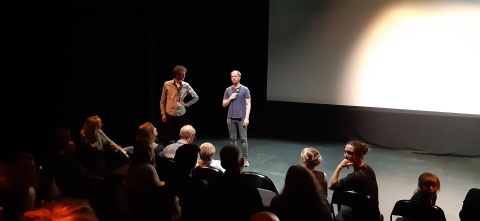 Daniel Bertram stellt seinen Film BIS DIE WELT EINEN RAND BEKOMMT vor. Foto: nordmedia