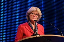 Kulturstaatsministerin Monika Grütters bei der Eröffnungsrede im Peppermint Pavillon in Hannover
