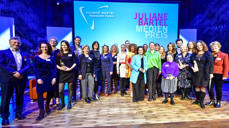 Die Gewinnerinnen und Gewinner des Juliane Bartel Medienpreises | Foto: Tom Figiel/Nds. Sozialministerium