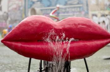 NIKI DE SAINT PHALLE UND JEAN TINGUELY: KOMPLIZEN DER KUNST